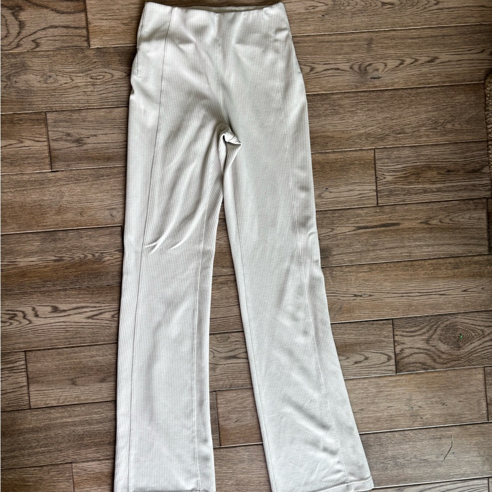 Lululemon Ribbed Softstreme Flared Pant *Regular Size 4 - Picture 5 of 8